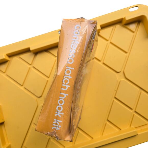 Contessa Latch Hook Rug Kit KR223 Dog with Balloon - Picture 6 of 8